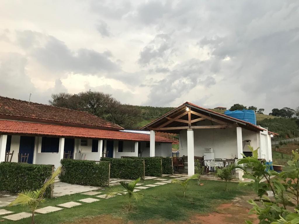 Pousada Vale Das Cachoeiras Bueno Brandão Exteriör bild
